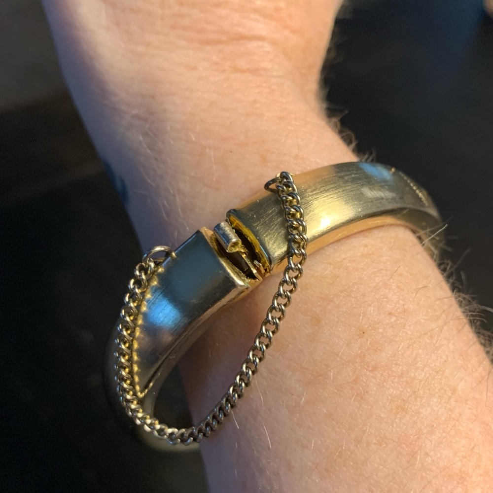 Gold Bangle Bracelet with Safety Chain * EUC * - Picture 3 of 9